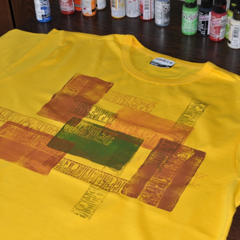 Tričko maľované pomocou Gell plate a pečiatkou